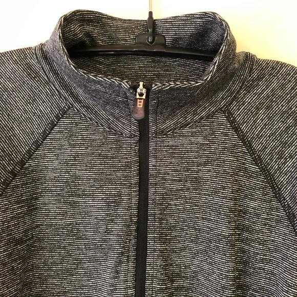 TEK GEAR DryTEK zippered athletic top w/thumb holes & hidden pocket in charcoal - Picture 2 of 10